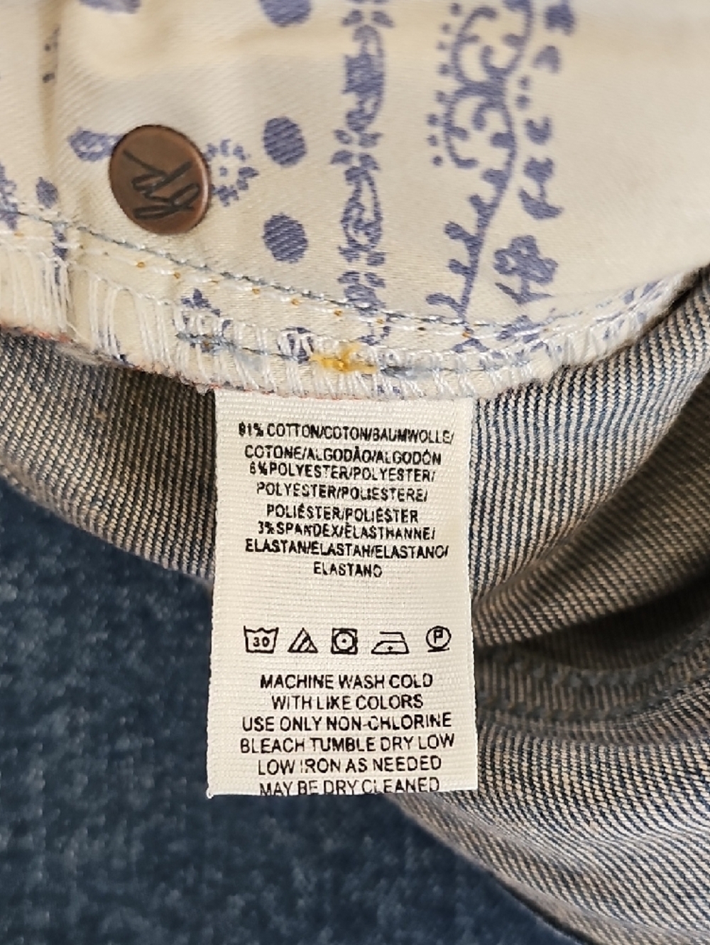We The Free Medium Blue Flare Jeans - Picture 4 of 6
